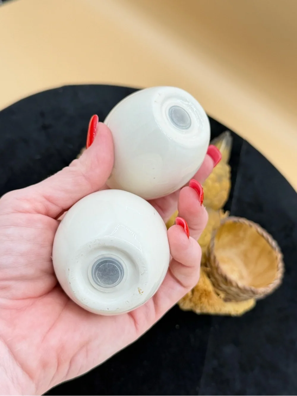Ceramic Hen Egg Holder Salt & Pepper Shaker Set Farmhouse Chicken Kitchen Decor